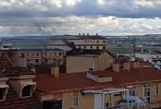 Alarma en Zamora capital por un posible incendio en un bloque de viviendas