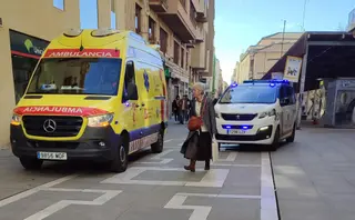 Ambulancia y Policía Nacional en Santa Clara