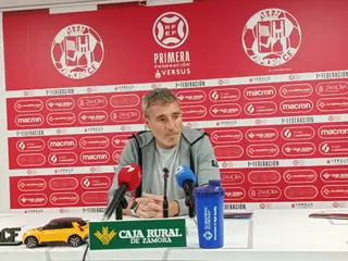 Óscar Cano en rueda de prensa post Ponferradina