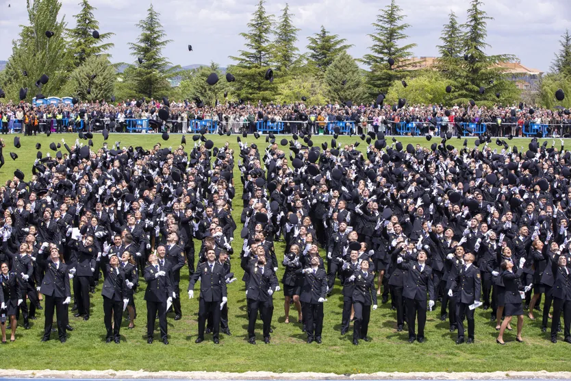 Los nuevos agentes de la Policía Nacional juran su cargo (1)