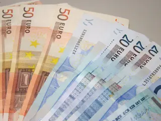 Dinero.