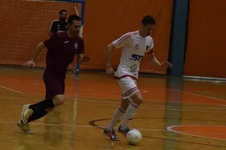 El Xove rompe la racha triunfal del FS Zamora