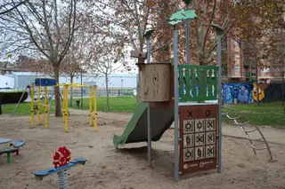 Parque juegos infantiles