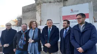 La directora general de Vivienda, Arquitectura, ordenación del territorio y Urbanismo, María Pardo, junto al alcalde de Zamora, Francisco Guarido, y el alcalde de la Diputación, Javier Faúndez.