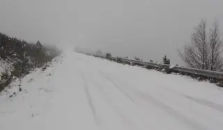 Imagen de la carretera nevada