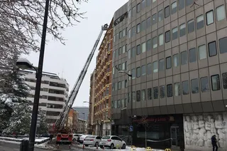 Bombero nieve