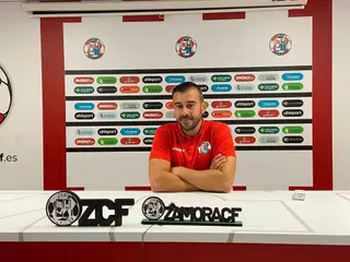 Yago Iglesias en la rueda de prensa previa al partido del domingo