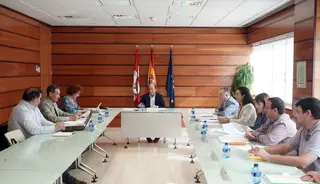 Rubén Cacho  ICAL. El consejero de Agricultura, Ganadería, Medio Rural y Política Ambiental, Joaquín Antonio Pino, se reúne con las organizaciones agrarias