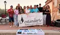 Organizadores del evento y ganadores tras la entrega de premios