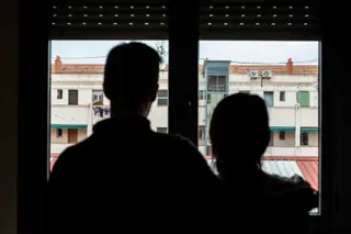 Jorge, actor, y Fernanda, profesora en su casa, después de que Sareb (Sociedad de Gestión de Activos procedentes de la Reestructuración Bancaria) haya pedido al juez el aplazamiento del desalojo de