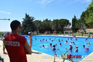 La piscina del Tránsito abre sus puertas con chapuzón gratis