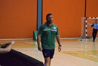 Iván López en un instante del encuentro frente al BM Alcobendas