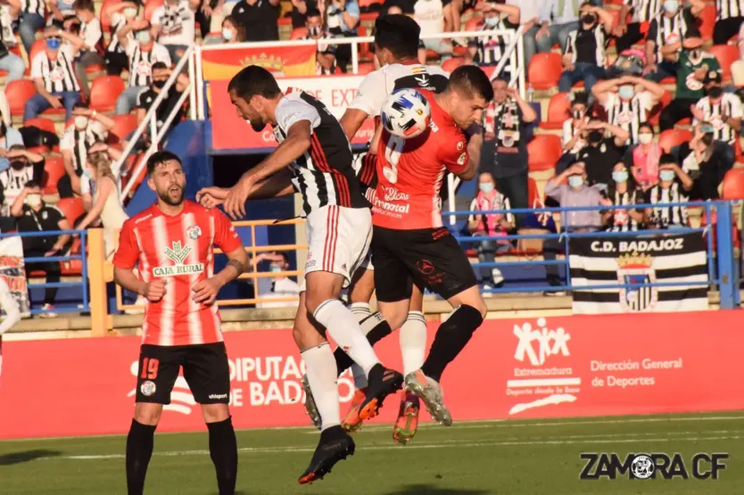 Agustín Coscia Al Salto En El Zamora CF CD Badajoz