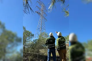 i DE trabaja en una línea aérea