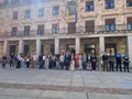 Distintas autoridades guardan un minuto de silencio este viernes en Zamora