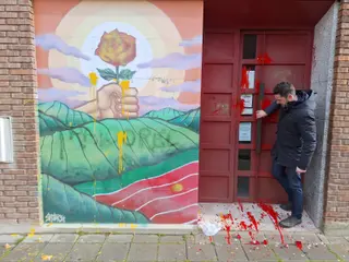La sede del PSOE en Zamora, víctima de los vándalos.