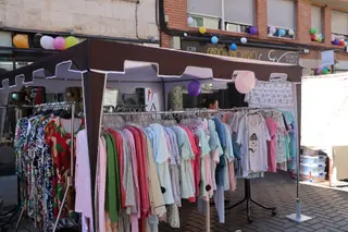 Fiesta del comercio local en la calle de el Riego 