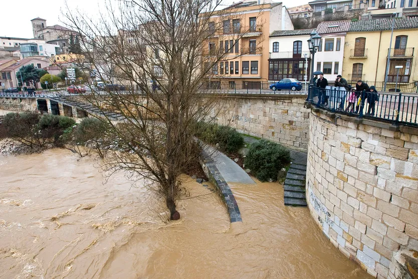Crecida del Río Duero a su paso por la ciudad de Zamora en 2010