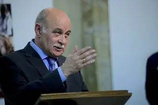El subdelegado anuncia que probablemente Zamora pueda "disfrutar" del Ejército en un acto militar