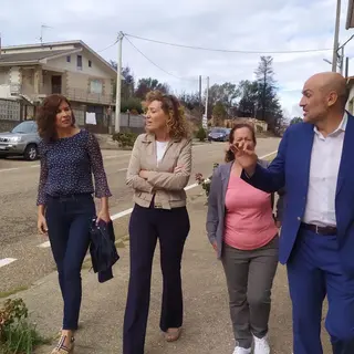 Visita directora general de vivienda y delegada territorial a los municipios afectados