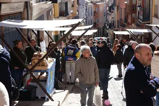 El Mercado de Artesanos de Balborraz durante la mañana del sábado | Alejandro Sardón