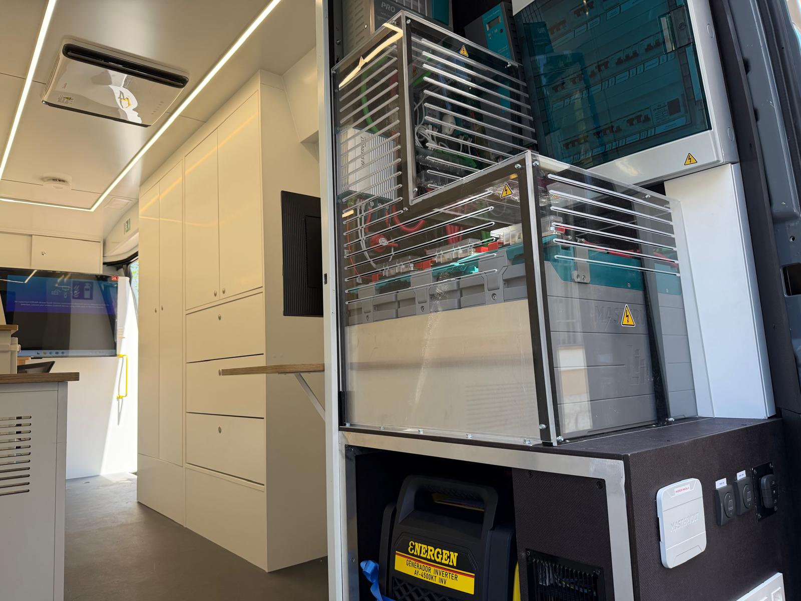Veh&iacute;culo Laboratorio M&oacute;vil De La Junta (2)