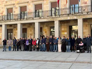 Minuto de silencio frente a la subdelegación del Gobierno en Zamora