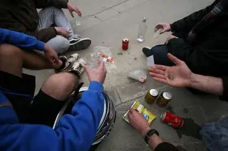 Jóvenes consumidores de alcohol y drogas. Archivo