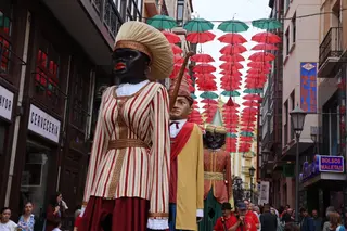 Zamora vibra al ritmo de sus gigantes y gigantillas.