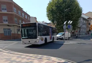 Autobús urbano de zmaora. Archivo