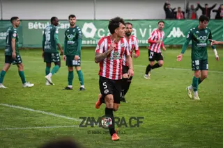 Bolo celebra su gol ante el CD Arenteiro. Foto: ZAMORA CF.