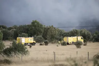 Medios de emergencia en un incendio en laprovinica de Zmaora. ARCHIVO