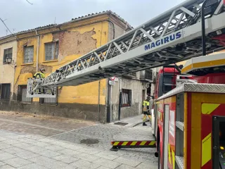 Los bomberos de Zamora en la vivienda afectada