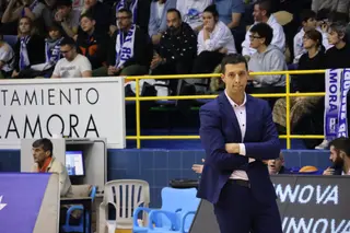 Saulo Hernández en un partido del CB Zamora
