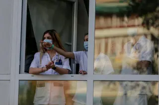 Medicos enfermeros coronavirus ep