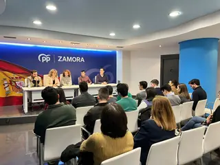 El PP aborda los retos en materia de salud mental con jóvenes y profesionales en Zamora