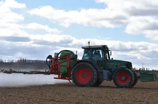 Campo agricultor regadio tractor maquina