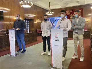 Un instante de la rueda de prensa
