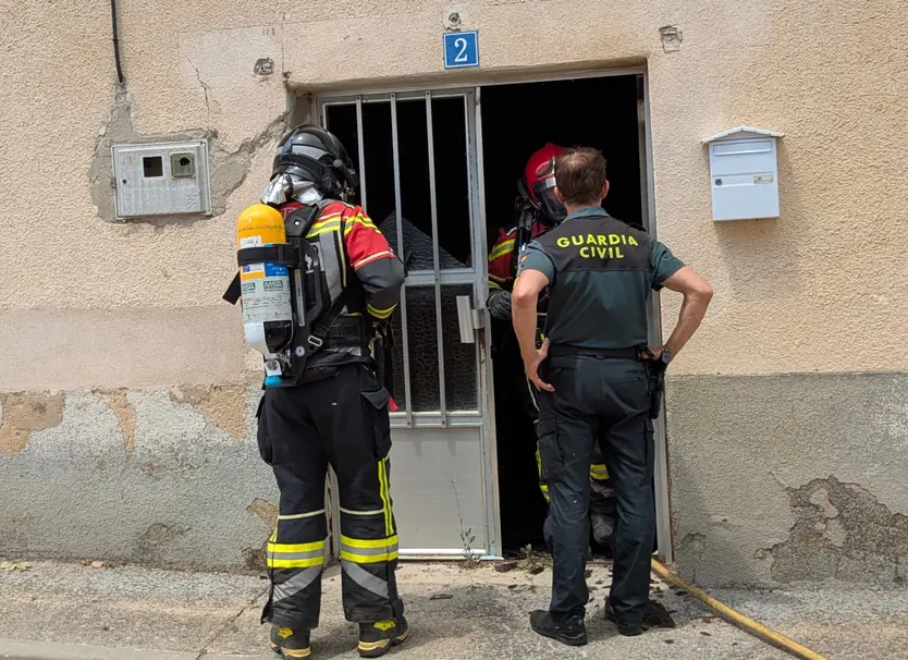 Incendio En Una Vivienda En Moraleja (2)