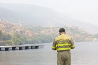 El Incendio de Porto de Sanabria avanza por la sierra que rodea el lago de Sanabria | JL Leal / ICAL.