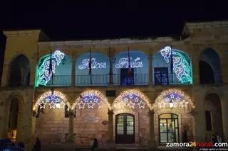 Más de una veintena de lugares iluminados en la capital