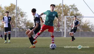 Un futbolista del Zamora CF de Liga Nacional Juvenil
