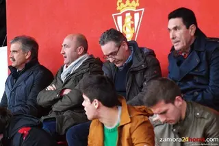 Empieza a jugarse el duelo ante el Oviedo