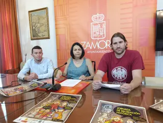 Un instante de la rueda de prensa