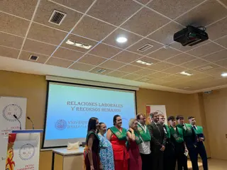 Ocho nuevos graduados se suman al futuro del trabajo desde la Escuela de Relaciones Laborales de Zamora
