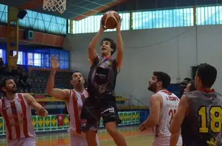 El Gijón Basket frustra la remontada del Innova Chef (73-77)