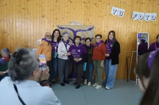 Las organizadoras y participantes, unidas en el acto celebrado en Fonfría | María Lorenzo
