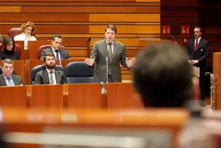 Leticia Pérez ICAL . Intervención del presidente de la Junta, Alfonso Fernández Mañueco, dirigiéndose al portavoz del Grupo Socialista, Luis Tudanca, en el Pleno de las Cortes de Castilla y León