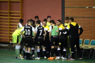 El equipo zamorano en un tiempo muerto en el partido frente a Valladolid