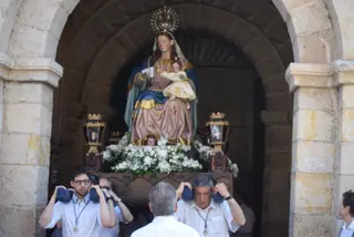 Procesión de la Virgen de la Salud en el barrio de La Horta. Archivo